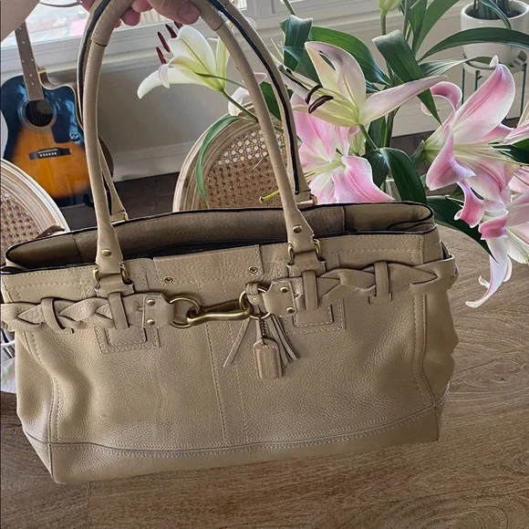 Coach Hampton Shoulder Bag - Picture 11 of 11